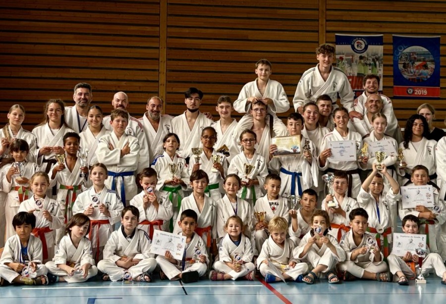 Assemblée générale du club avec remise des ceintures et des récompenses